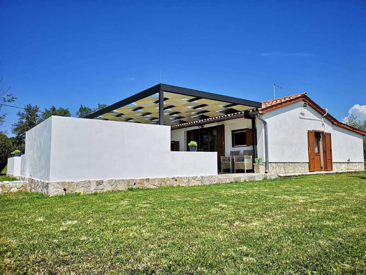 Villa Leo Ровінь Екстер'єр фото