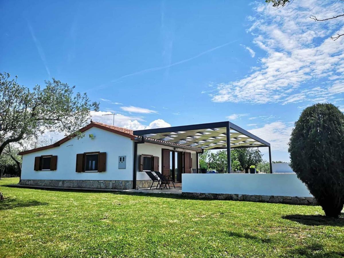 Villa Leo Ровінь Екстер'єр фото
