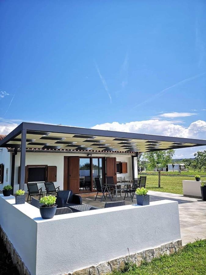 Villa Leo Ровінь Екстер'єр фото